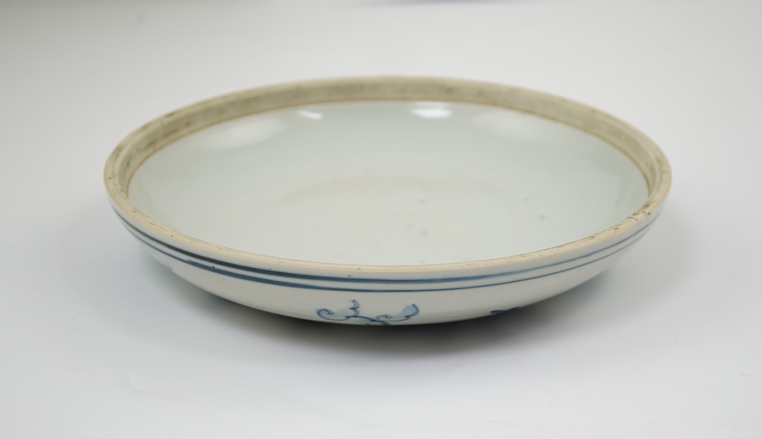 A Chinese blue and white cover for a box, early Kangxi period